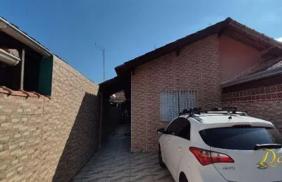 Casa geminada de 2 dorm(s), sendo 1 suíte, 100m², 2 vagas no jd real em praia grande sp.