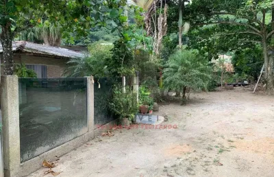 Chácara a venda na cidade de itapema/sc no bairro ilhota, com 800 m², casa com 2 suítes e 3 vagas de garagem. lazer com pés de frutas