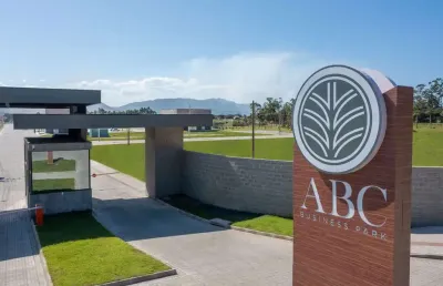 Terreno condomínio abc business, a venda na cidade de porto belo/sc no bairro alto perequê, com 2.000 m²