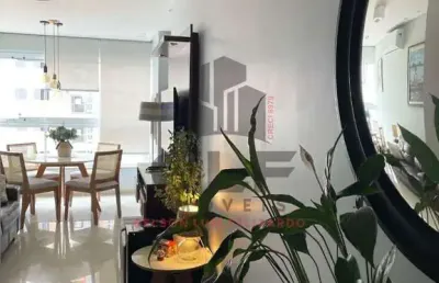Apartamento mobiliado em itapema/sc no morretes, com 2 dormitórios. lazer com piscina e salão de festas. a 400 metros do mar, localização privilegiada