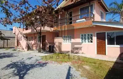 Condomínio com 6 kitnets em itapema/sc no bairro morretes. terreno com 303,75m². fundação pronta para construir mais 4 apartamentos ou até 8 kitnets,