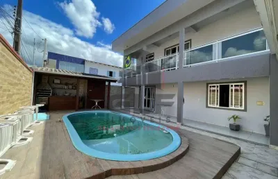 Casa alto padrão na cidade de itapema/sc, no bairro alto são bento, conta com 3 quartos e 5 vagas de garagem, 210 m² privativos, bem localizada