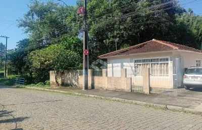 Casa com 3 dormitórios na enseada de brito - palhoça - sc no valor de r$ 392.000,00.