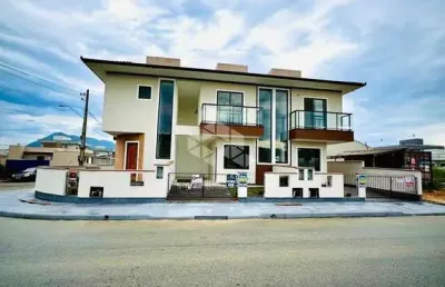 Sobrados alto padrão com excelente acabamento no bairro bela vista - palhoça com valor a partir de r$ 489.900.