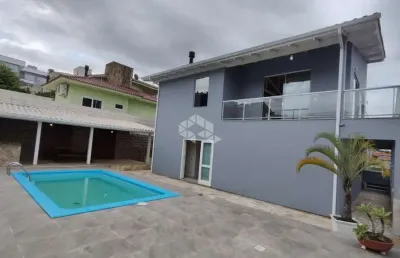 Casa com 3 dormitórios/quartos  sendo 1 suíte, em são josé sc, bairro centro histórico à venda por r$ 2.232.000.00.