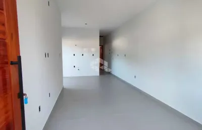 Casa geminada com 2 dormitórios, sendo 1 suíte, 1 vagas descoberta e 55m² para vender por r$ 395.000,00