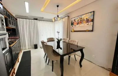 Casa com 2 dormitórios, 2 vaga coberta e 161 m² para vender por r$ 660.000,00