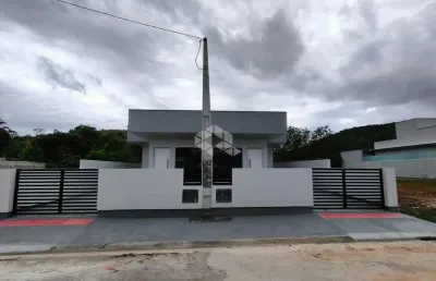 Casa geminada com 3 dormitórios, sendo 1 suíte, 1 vaga e 76,17m², para vender por r$ 450.000,00