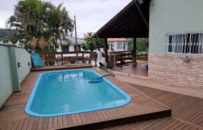 Casa com 4 dormitórios/ quartos sendo 1 suíte em são josé sc, bairro potecas à venda por r$ 890.400,00.