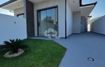 Casa geminada com 2 dormitórios/quartos sendo 1 suíte em são josé sc, bairro forquilhas á venda por r$399.000,00.