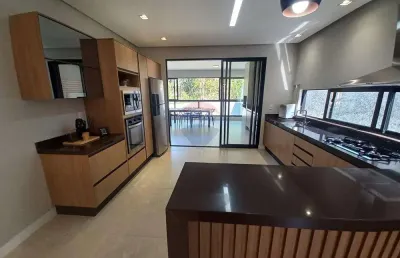 Raridade, casa linear no condomínio portal da torre