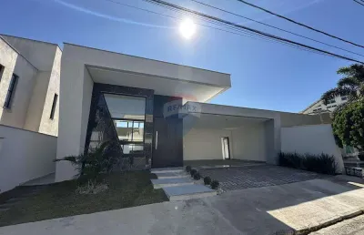 Casa linear com 4 quartos no condomínio são lucas 1