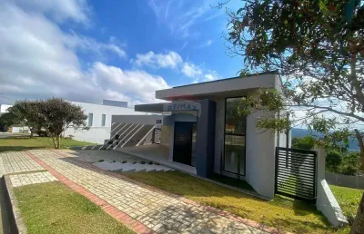 Casa liner em condomínio 3 suítes, piscina, com linda vista & área verde!