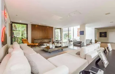 Casa com projeto de arthur casas e paisagismo de gil fialho em jardim europa - são paulo - sp