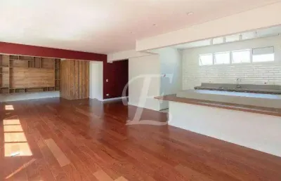 Apartamento à venda no jardins, reformado, com 2 quartos/sendo 1 suíte com closet e 1 vaga de garagem. em uma localização privilegiada na rua padre jo
