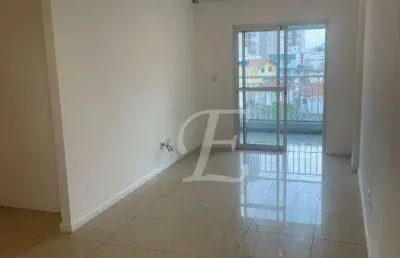 Apartamento à venda 3 dormitórios, 1 suíte, 2 vagas, próximo ao metrô