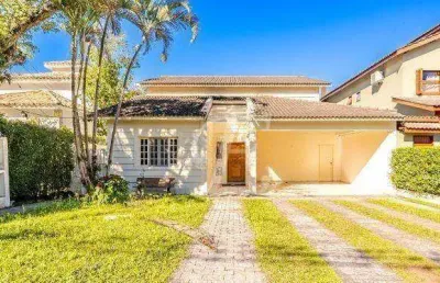 Casa com 4 dormitórios, sendo 2 suítes  para alugar, 311 m² por r$ 11.942/mês