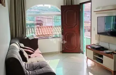 Sobrado bairro planalto, três dormitórios, suíte, duas vagas.