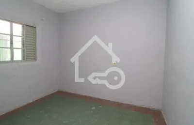 Casa com 1 quarto para alugar na rua japão, 447, centro, diadema por r$ 900