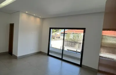 Lindo sobrado novo , de alto padrão de acabamento . perto de tudo que você precisa