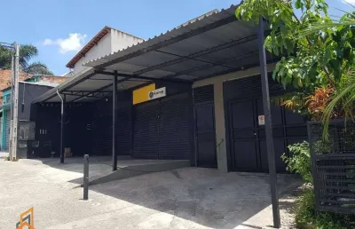 Casa a venda na av. japão, próximo ao bunkyo, com 2 salões comercias já locados.