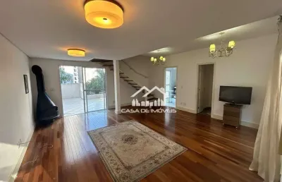 Aluga casa em condomínio com 155m², 3 quartos, sendo 1 suíte, 2 vagas, varanda com churrasqueira e depósito