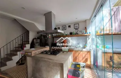 Vende casa em condomínio, 220m²,  4 dormitórios, 2 suítes, 2 vagas e espaço gourmet, na vila andrade.