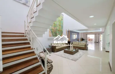 Vende casa tipo sobrado com 400m², piscina, espaço gourmet, 4 suítes e muito conforto, no planalto paulista.