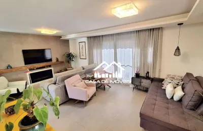 Vende apartamento reformado com mais de 168m², 4 dormitórios, 3 suítes, 3 vagas, em moema.