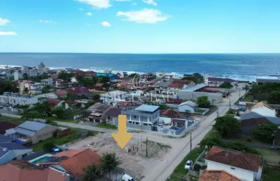 Terreno de esquina com 612m² à 250 metros da praia na barra do saí