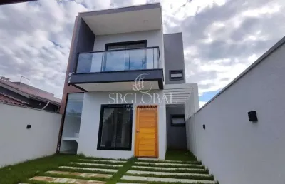 Luxuoso sobrado com piscina, a 300m da praia, no balneário volta ao mundo i