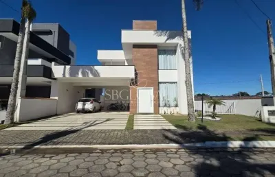 Sobrado com 04 dormitórios e piscina no condomínio south beach em itapoá/sc