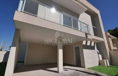 Sobrado de esquina com alto padrão de acabamentos em itapoá/sc