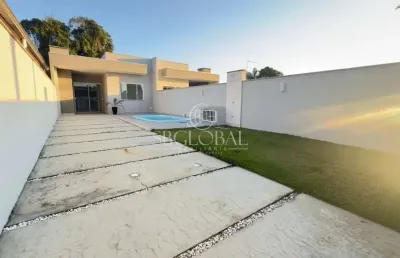 Casa com piscina e 03 quartos localizada na barra do saí – itapoá/sc