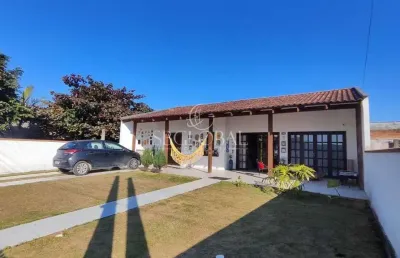 Casa aconchegante com 3 quartos na barra do saí em itapoá/sc