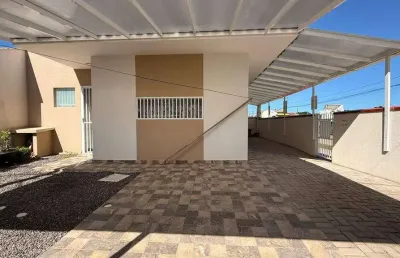 Casa de esquina com 3 quartos (1 suíte) – próxima ao centro comercial em itapoá-sc