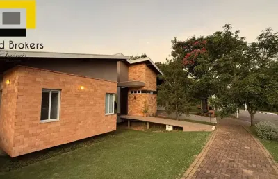 Casa com 257 m²  de área construída e 3 dormitórios no condomínio reserva dos vinhedos em louveira - sp