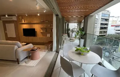 Vende-se cobertura  duplex 4 quartos mobiliada na lagoa-rj