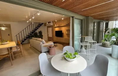 Vende-se cobertura  duplex 4 quartos mobiliada na lagoa-rj