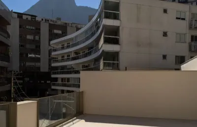 Cobertura duplex  na lagoa 265 m²  vista cristo redentor com 4 suítes pronta para morar com mobília. 2 vagas e box privativo.