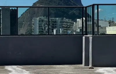 Cobertura em botafogo de 04 quartos sendo 3 suites e 4 vagas,