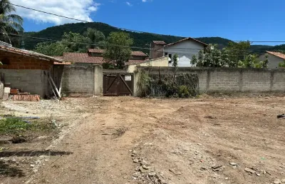 Terreno plano pronto para construir, rua asfaltada, luz,água e esgosto na porta