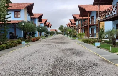 Casa com excelente localização em tamandaré, próximo ao mar no condomínio village praia dos carneiros iii.