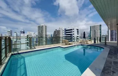 Excelente flat mobiliado e decorado localizado no bairro de boa viagem.