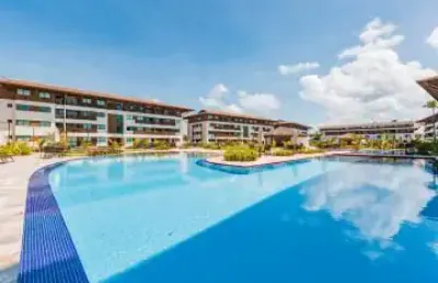 Excelente apartamento mobiliado com varanda localizado na praia do cupe