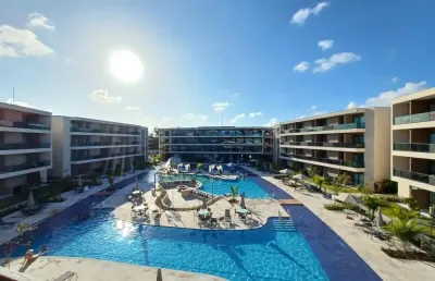 Flat no térreo com excelente localização em muro alto com piscina, academia e lazer completo. aproveite e entre em contato!!