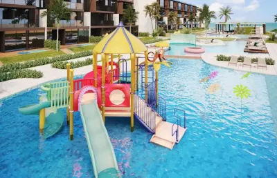 Excelente oportunidade de flat jardin com varanda, condomínio beira mar em muro alto, melhor trecho de mar da região.