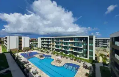 Muro alto: 2 quartos, varanda, totalmente mobiliado e  lazer completo para família.