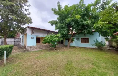 Casa com excelente localização na várzea, com 250m² de área útil.