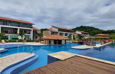 Vendo excelente casa duplex localizada na praia dos carneiros em condomínio beira mar.